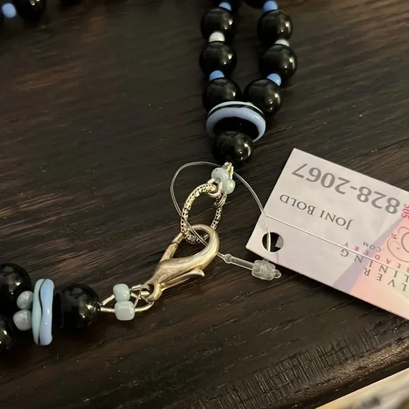 Artisan Made Beaded Necklace (20) - Picture 4 of 4